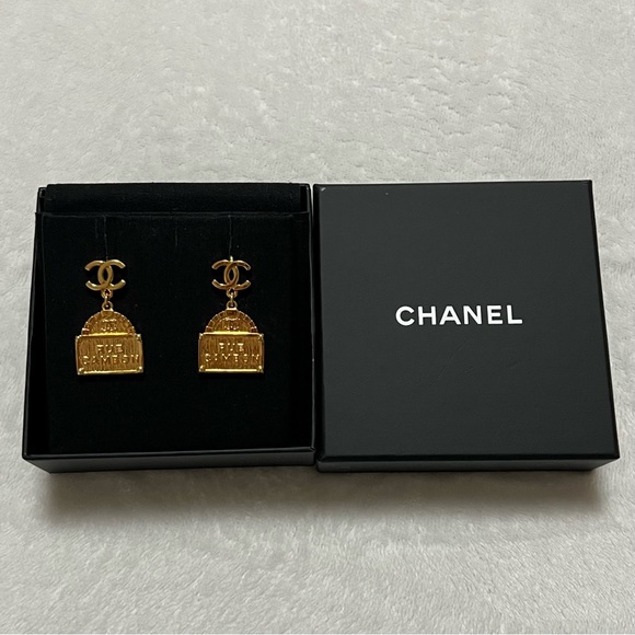 🏖️☀️SUMMER SALE☀️🏖️ Authentic Chanel XL Rue Cambon CC drop earrings GHW - Picture 4 of 8